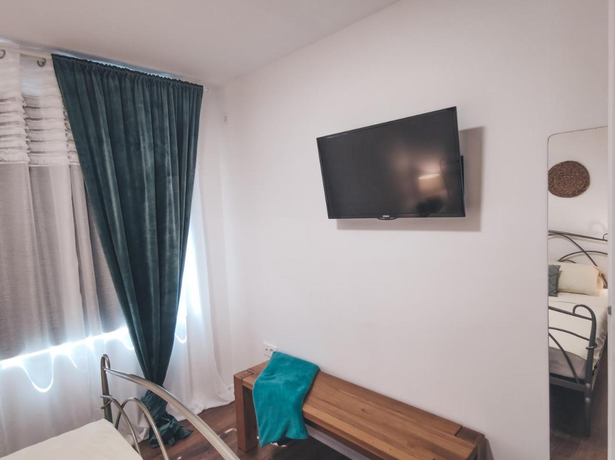 Villa-Apartments Bognar Velika Esterno foto